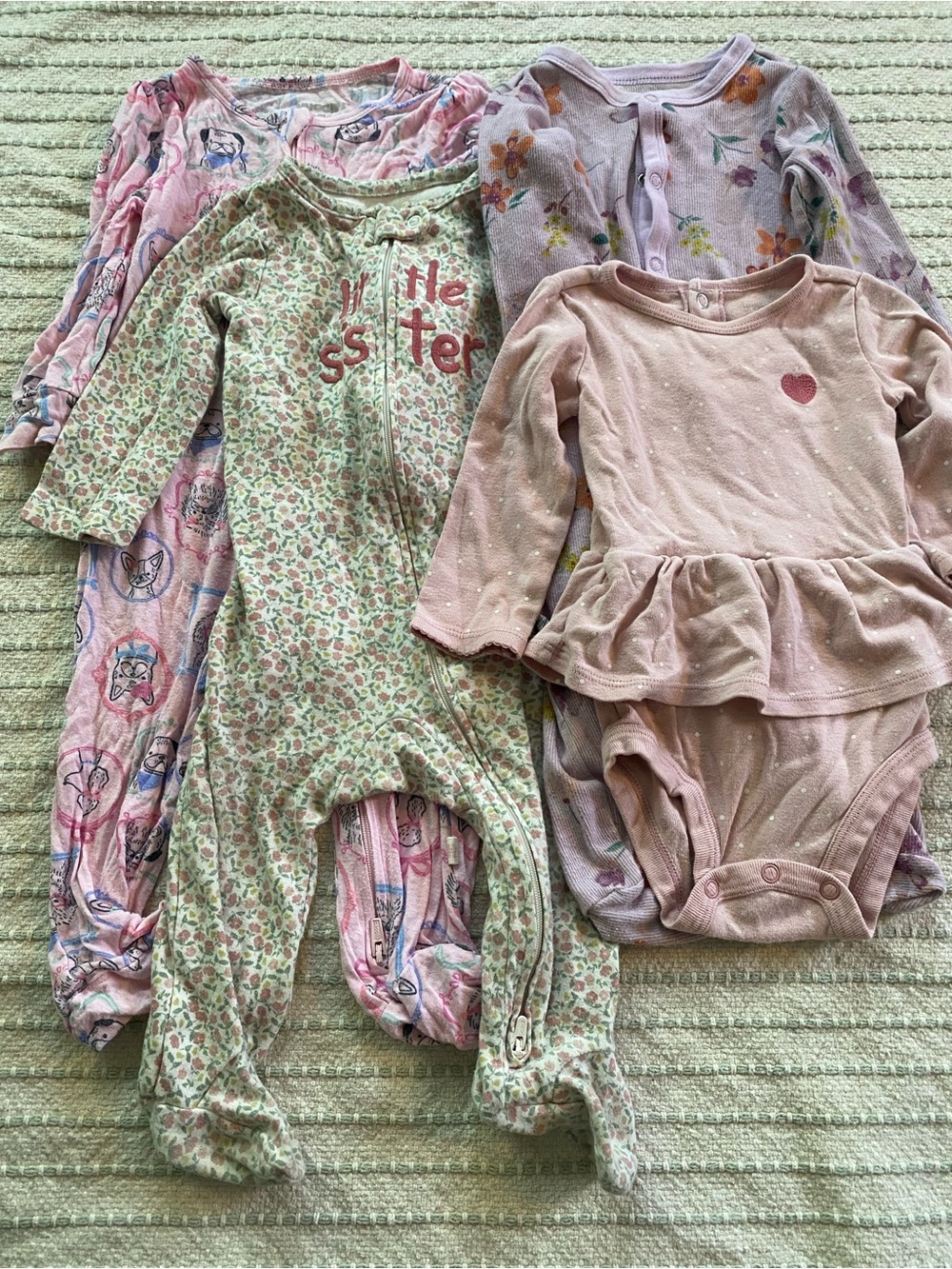Set of 4 Baby Clothes 9 Months